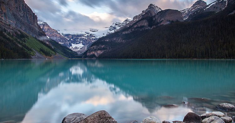 El color esmeralda del Lago Louise de Canadá (Flickr)