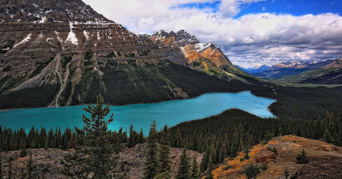 El lago Peyto se abre paso entre picos helados en Canadá (Flickr)