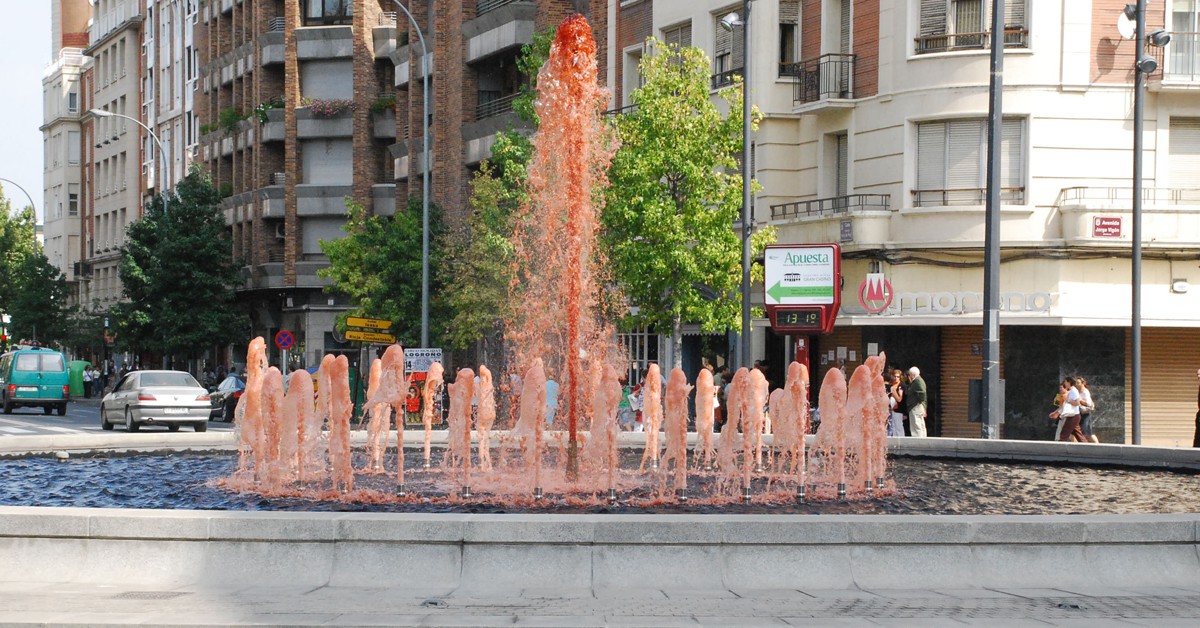 Fuente de vino en las fiestas de San Mateo, en Logroño (mapio.net)