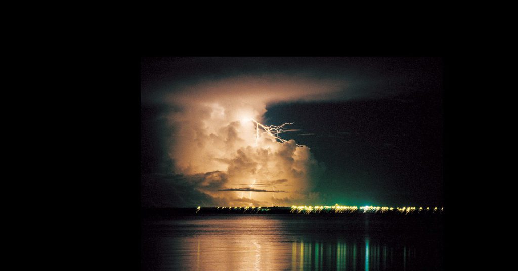 tormentas eléctricas en Darwin (tourismnt.com.au)