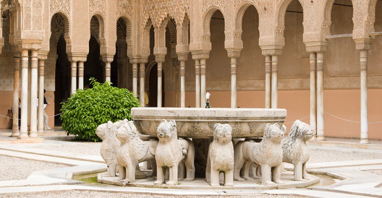 Patio de los Leones. ManuelWaechter (iStock)