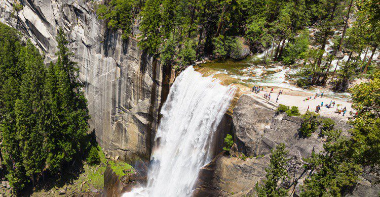 Espectacular cascada en Yosemite. MariuszBlach (iStock)