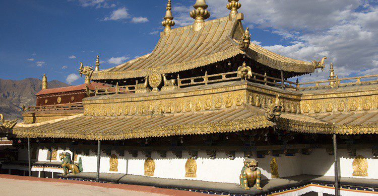 Templo de Jokhang. SteveAllenPhoto (iStock)
