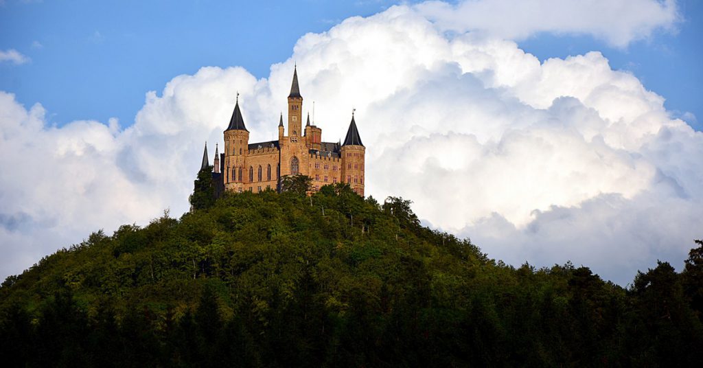 Sigue leyendo 10 castillos de cuento de hadas que te encantará visitar