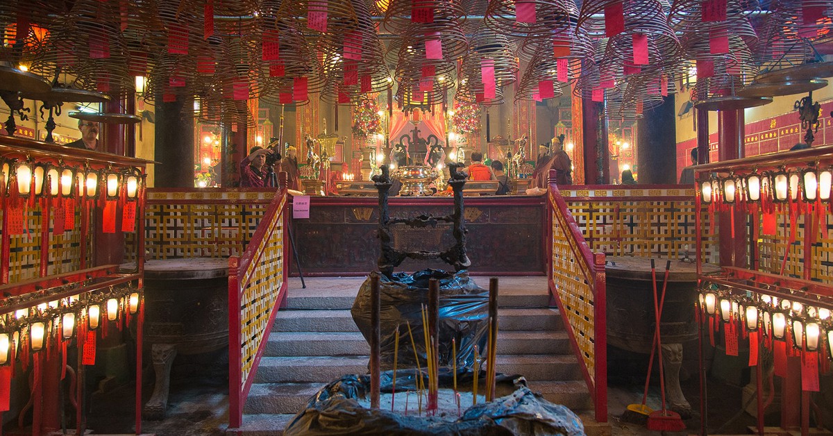 Man Mo Temple (Kenneth Moore Photography, Foter)