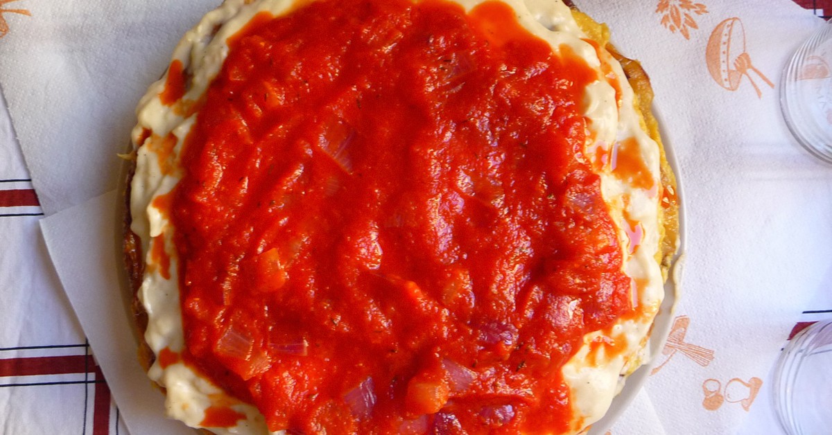 Tortilla española con bechamel y tomate (xurde, Foter)