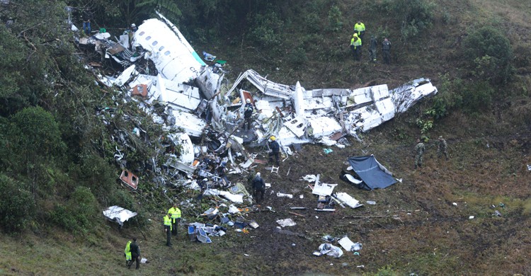 Imagen del avión siniestrado cerca de Medellín en el que viajaba el equipo de fútbol del Chapecoense (Gtresonline)