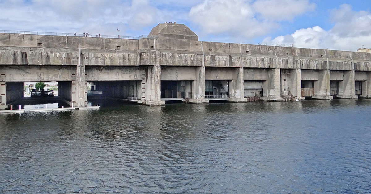 fábrica de submarinos Saint Nazare (flickr.com/photos/dalbera/7716945096/sizes/l/)