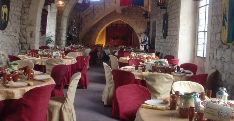 Masía medieval en Olérdola, en la provincia de Barcelona (bodas.net)