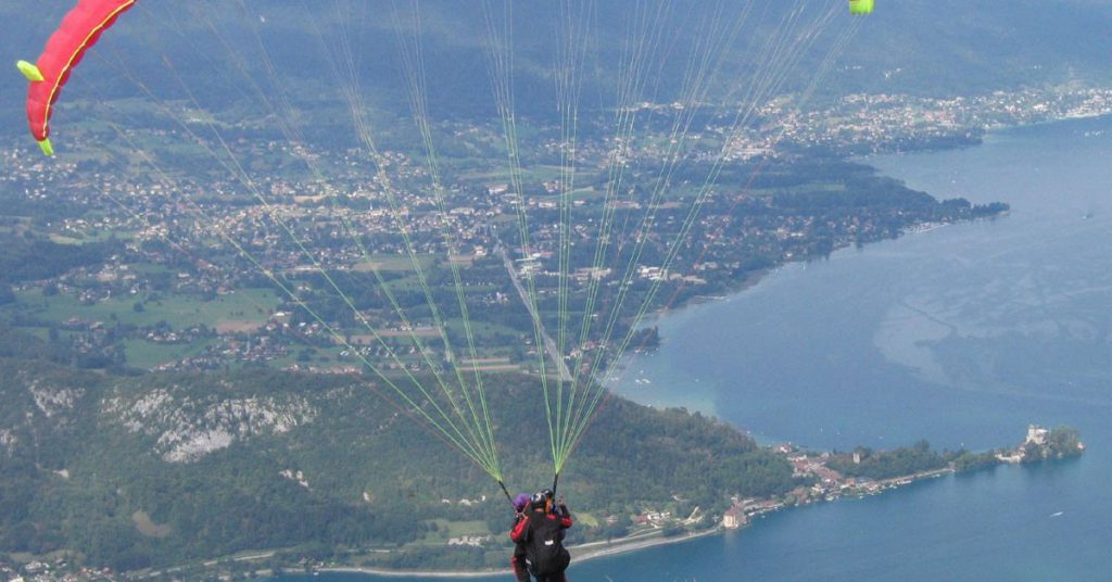 Sigue leyendo Los 10 mejores lugares donde hacer parapente en España
