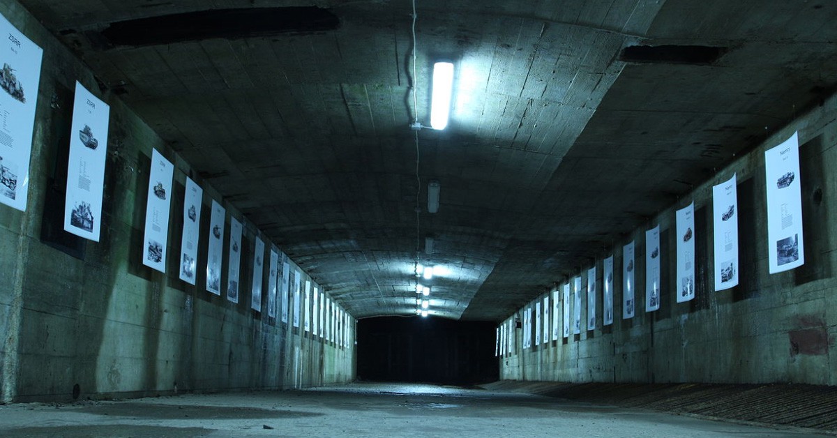 Proyecto Nazi Riese (https://en.wikipedia.org/wiki/Project_Riese#/media/File:Komplex_Osówka_in_2014_(17).JPG)