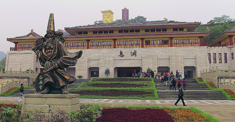 Fengdu (Tracy Hunter, Flickr)