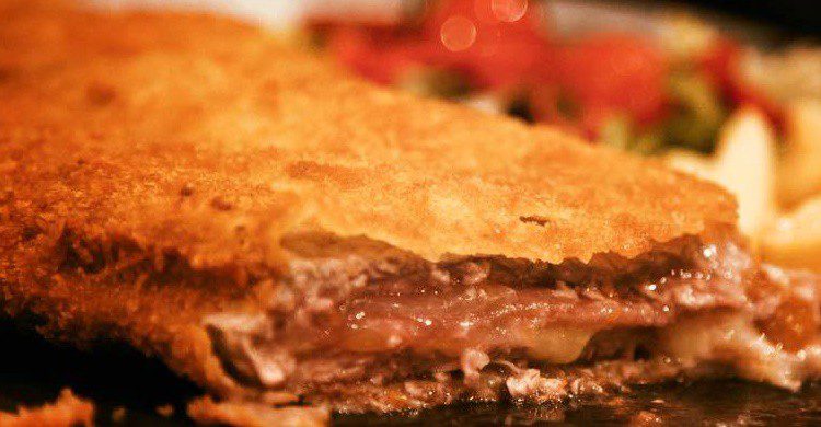 Cachopo de La Gran Vetusta (https://www.facebook.com/La-Gran-Vetusta-Sidreria-870514773021624/?fref=nf)