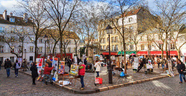 Plaza cercana a Montmartre. Dennisvdw (iStock)