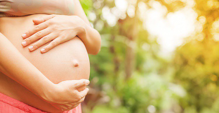 Mujer embarazada. LiudmylaSupynska (iStock)