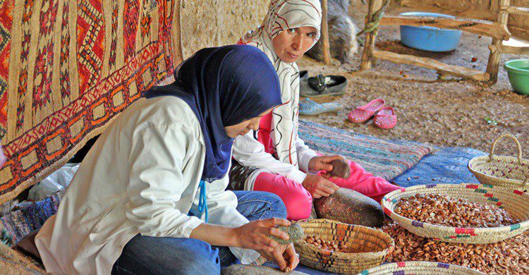 Mujeres bereberes en Marruecos, uno de los últimos destinos de Isabella Bird. Evp82 (iStock)