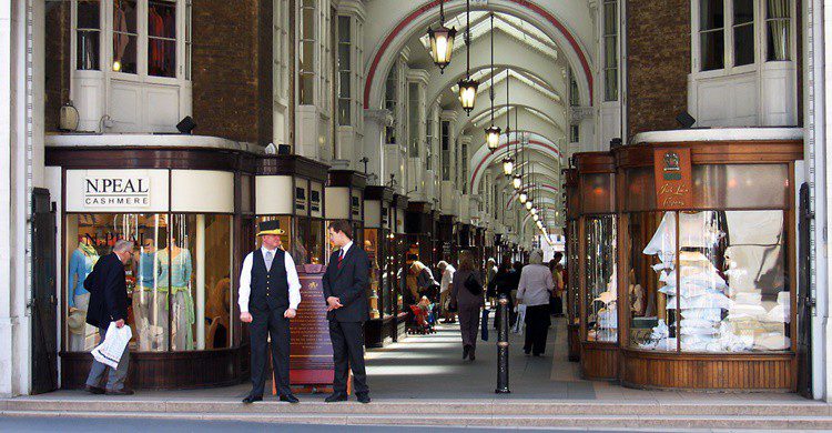 Burlington Arcade. Andrew Dunn (Wikipedia Creative Commons)