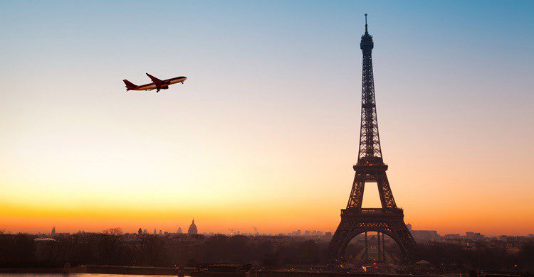 Avión abandona París. Anyaberkut (iStock)