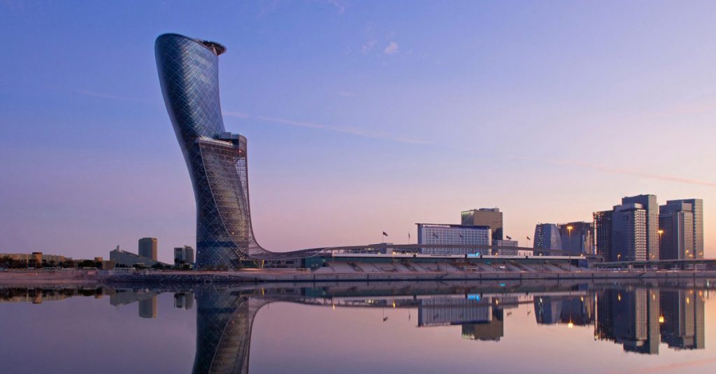 Vista general de Capital Gate (Hyatt Capital Gate Abu Dhabi, Facebook)