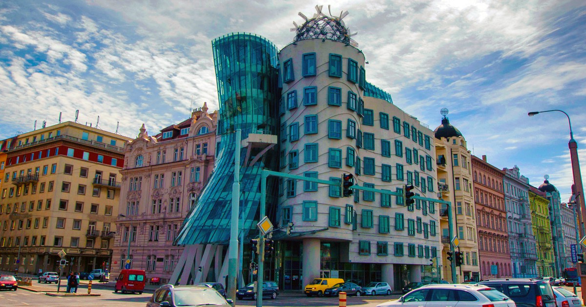 Dancing House (kevinpoh, Foter)