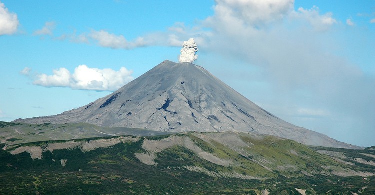 Erupción del volcán Karymsky (r_neches, Foter)