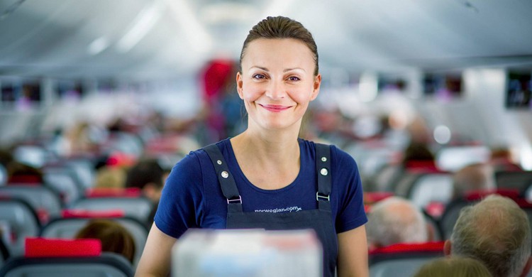 Personal en el avión (Norwegian, Facebook)