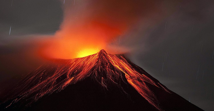 Volcán Tungurahua (Diario Critico Venezuela, Foter)