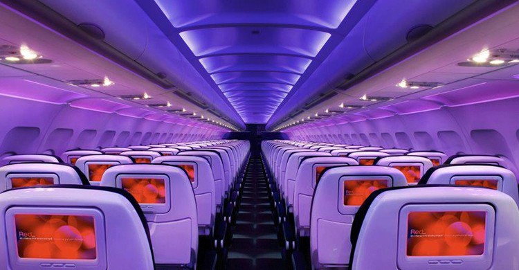 En cabina (Virgin America, Facebook)