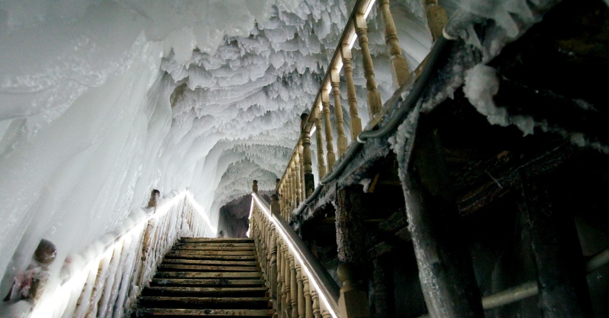 Cueva de hielo Wannian (Wikipedia)