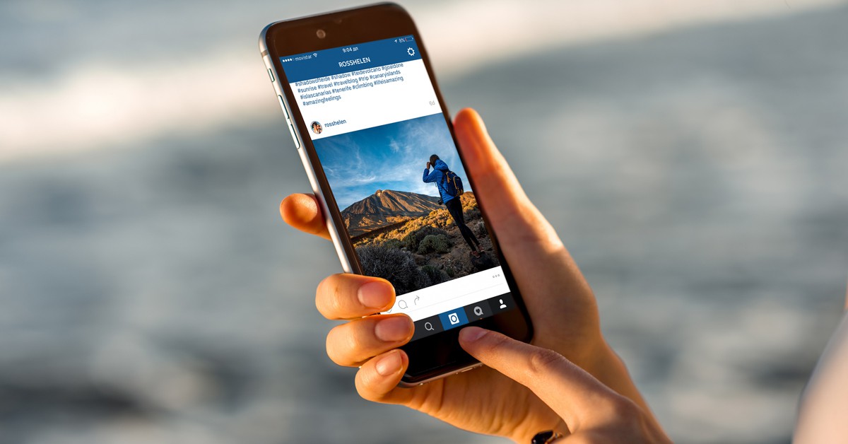 Un cargador portátil puede serte de mucha ayuda si utilizas mucho el teléfono (iStock)