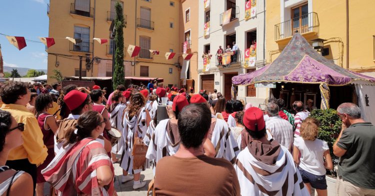 Fiesta moros y cristianos /Ontiyent (Istock)