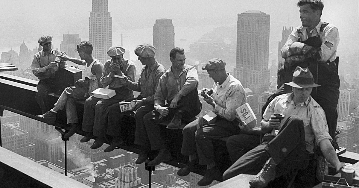 "Almuerzo en lo alto de un rascacielos" (Gtresonline)