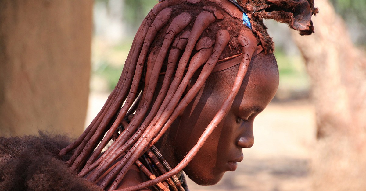Mujer de Namibia con el típico pelo de su tribu