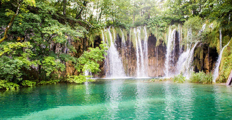 4. Parques Nacionales: Lagos de Plitvice y Krka.