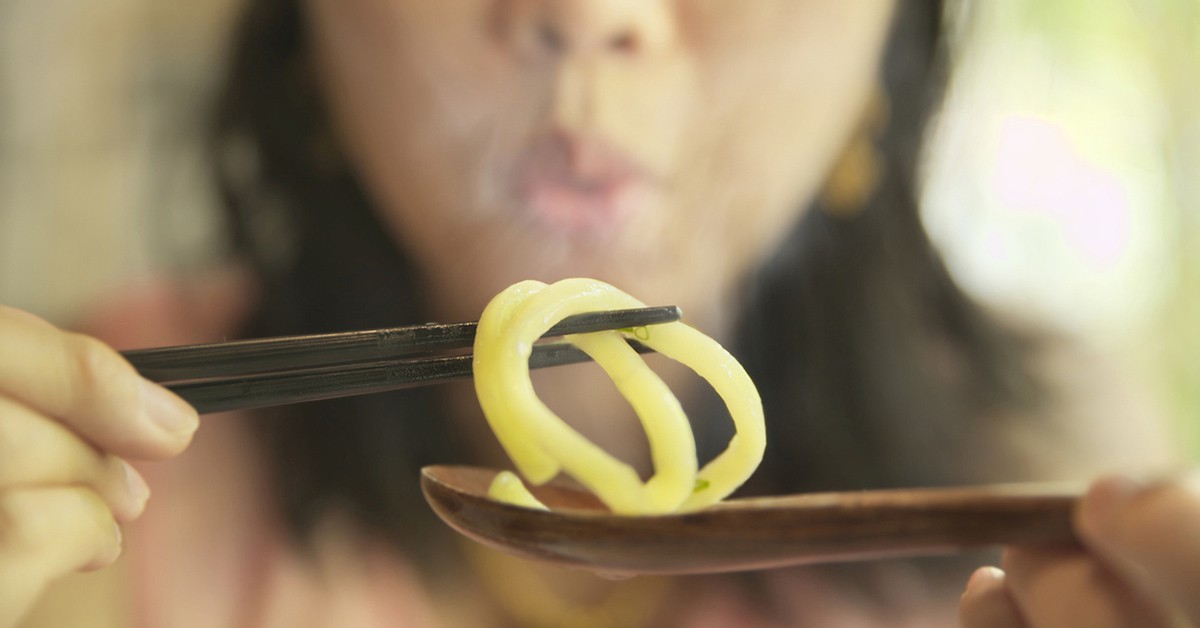 Plato udon, comida japonesa