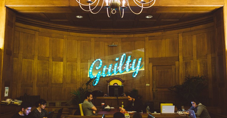 recepción hostels Londres Vista de la recepción de Clink 78