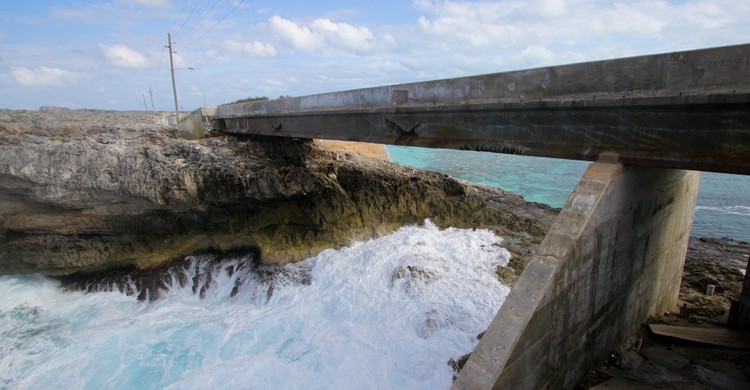 Eleuthera Bajo el Glass Window Bridge