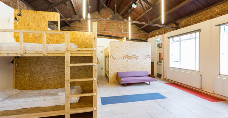 Hostels Londres Una de las grandes habitaciones comunales de Green Rooms