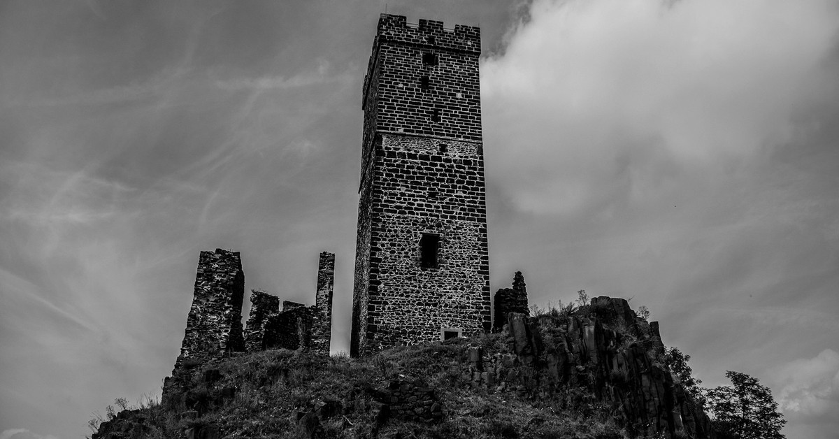 Hazmburk (BadSoull, Foter)