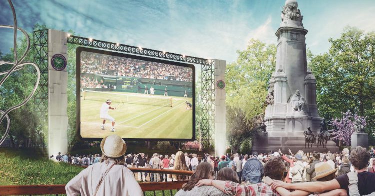 Madriñelos viendo un partido de tenis 