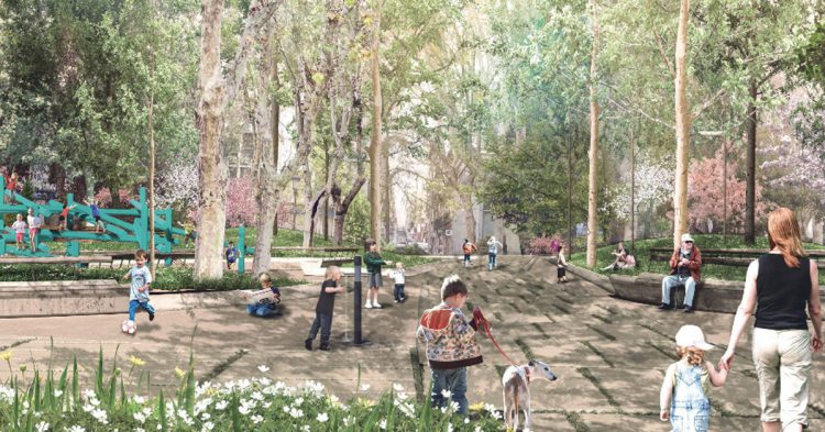 Imagen Plaza España con familias