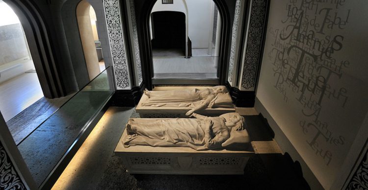 mauselo de la iglesia de San Pedro Salamanca