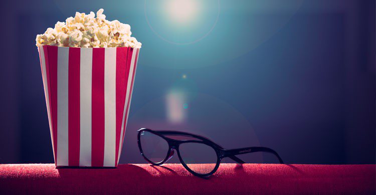 imagen palomitas de maíz y gafas 