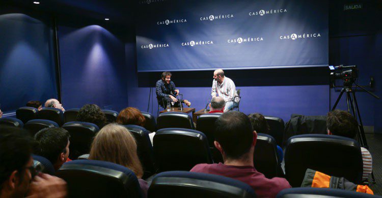 imagen del cine de Casamérica Sala Iberia de noche