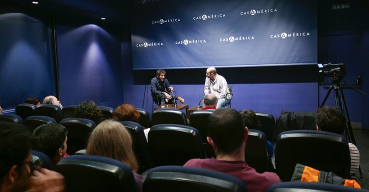 imagen del cine de Casamérica Sala Iberia de noche
