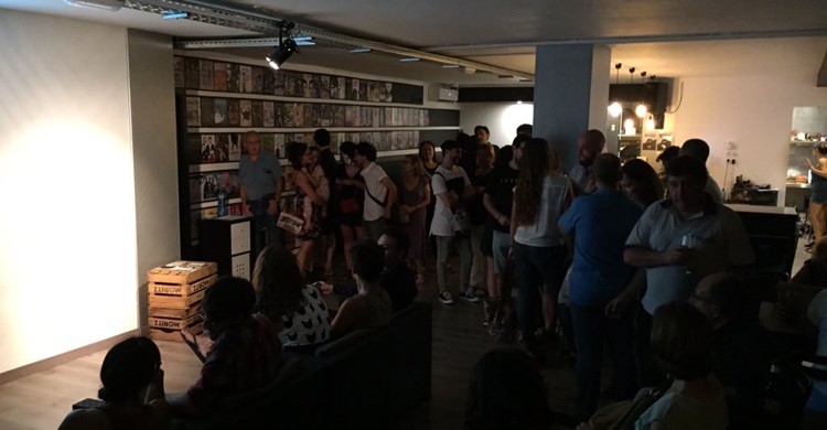Sala Microteatre. (https://twitter.com/microteatrobcn/media)