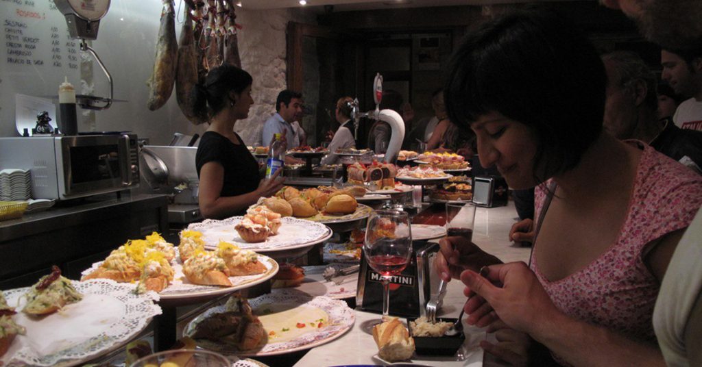 Sigue leyendo Los 7 lugares donde comer los pinchos más baratos y deliciosos de San Sebastián