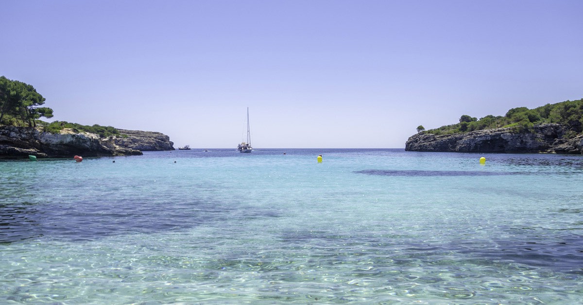 Las aguas cristalinas de Cala Turqueta, Menorca