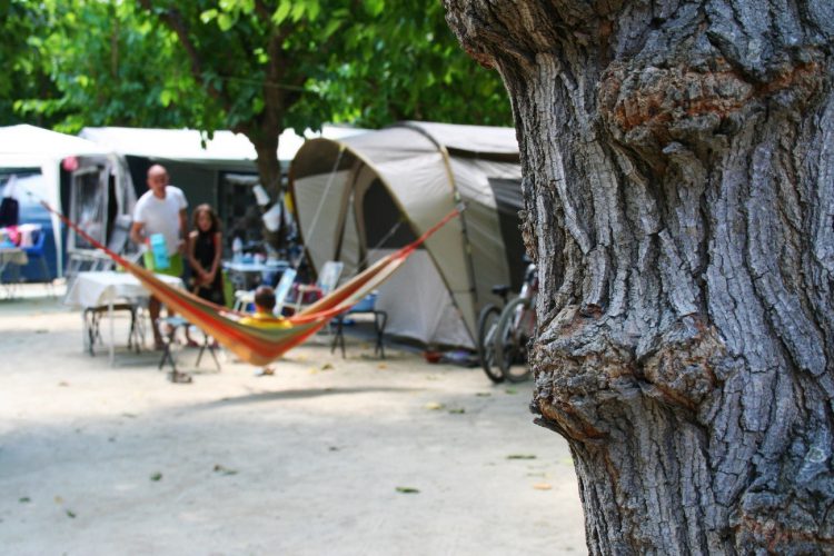 Tienda de campaña - www.campingstarragona.es