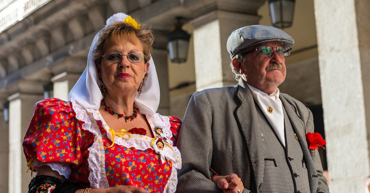 Pareja de chulapos en las fiestas de Madrid